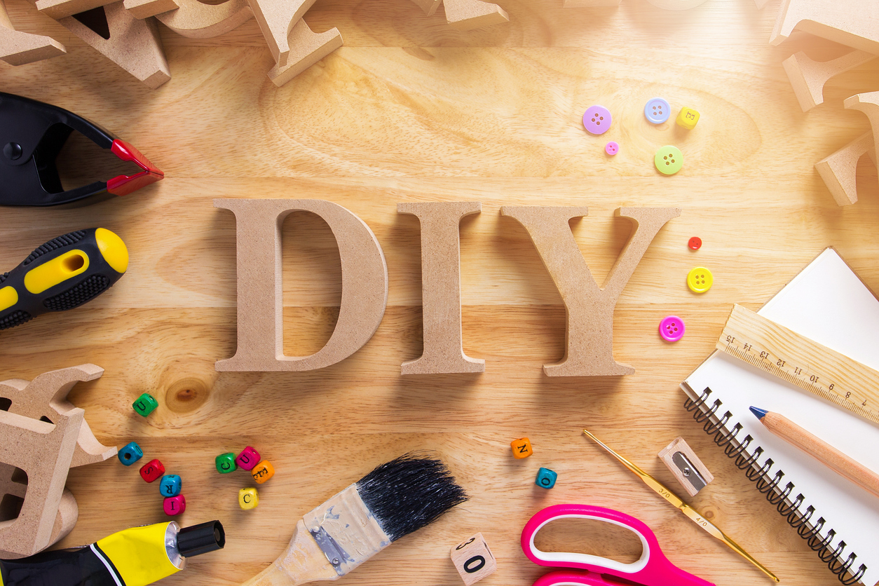 DIYリノベーションのメリット・デメリットとは？自分でやるor業者に頼む判断ポイントも解説